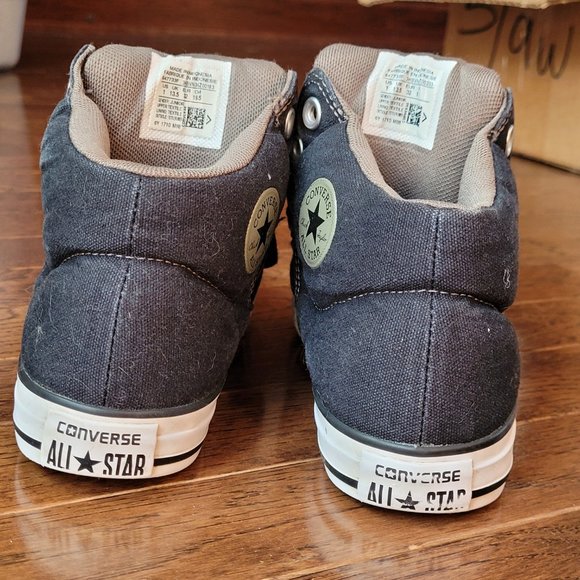 Like New Converse All Star Junior High Top Sneakers Size 1 Big Kid - Picture 4 of 6